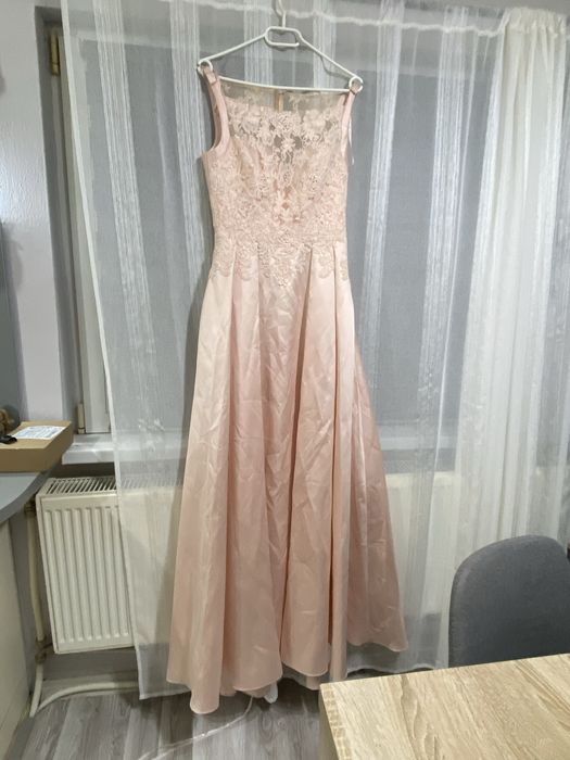 Луксозна бална рокля тип принцеса