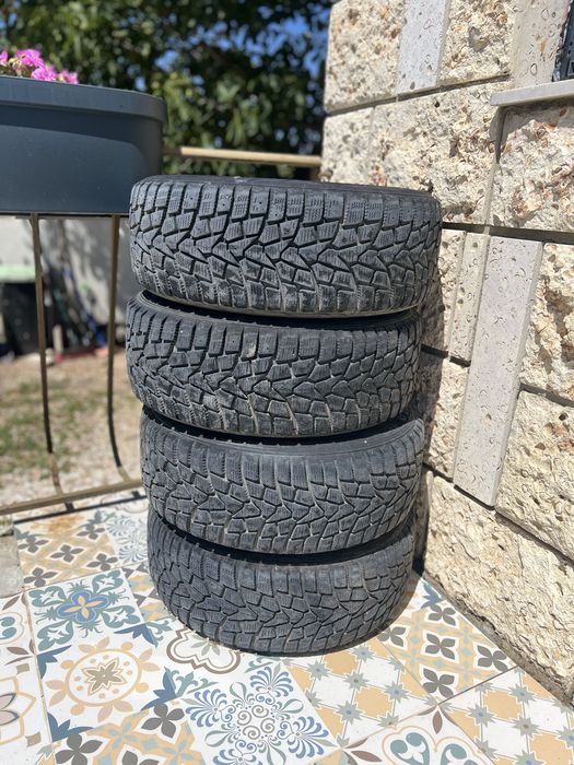 4бр. Джанти R15 4x114,3 със зимни гуми Mitsubishi