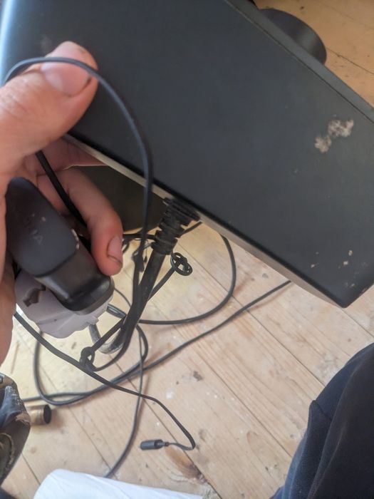 Vând sistem cu doua boxe și statie