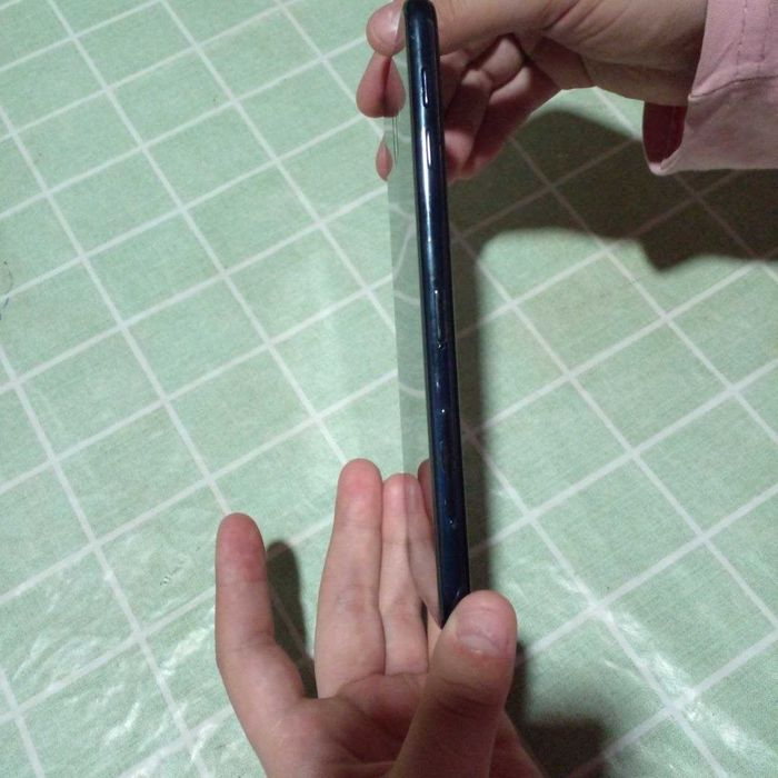 Samsung J6+ 2019 hech qayeri almashmagan yaxshi ishlidi