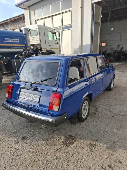Vaz 2104 sotiladi