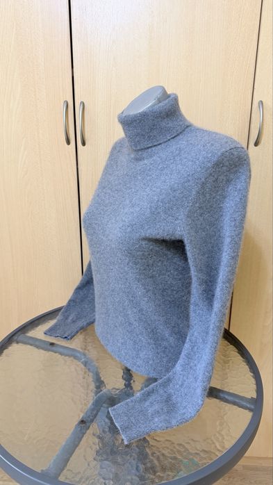 Пуловер  поло Benetton.100%кашмир. Размер М