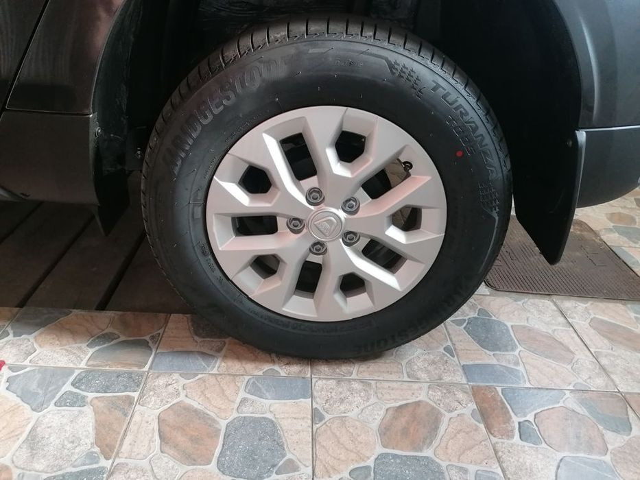 Stickere imitație carbon jante Dacia Duster 2022 R16 aliaj