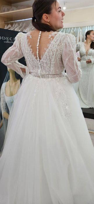 Vand rochie de mireasa