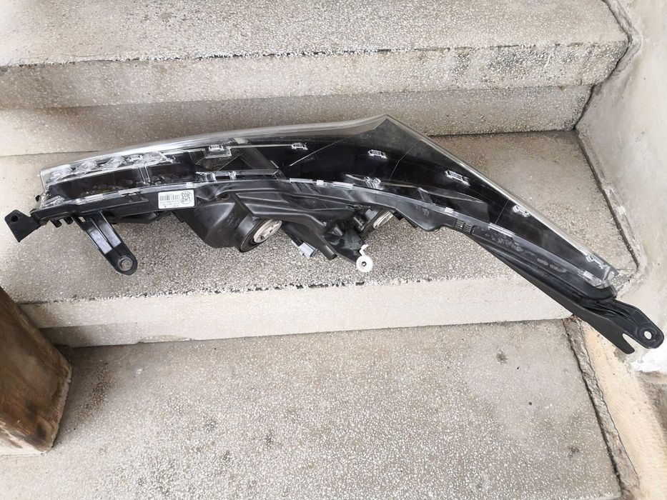 Фар Тойота Корола десен LED/Фар Toyota Corolla e180 LED Оригинален