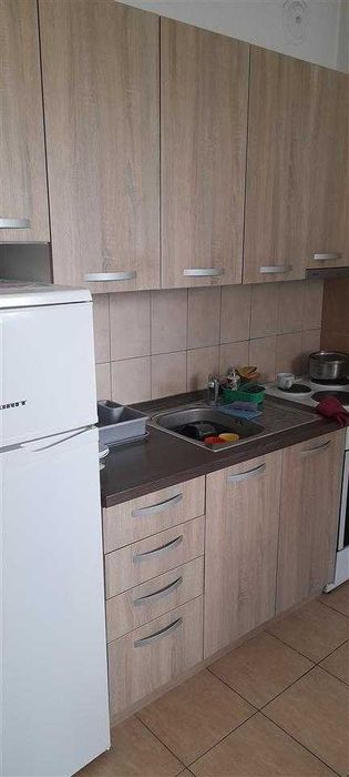 Дава се под наем Двустаен апартамент в Бургас, Славейков - 67 кв.м за 178.5 € - Снимка #3