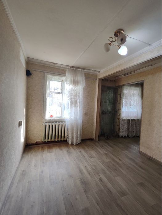 2 х комнатную квартиру Спутник . без обстановка. 1/2. Огород холодильн