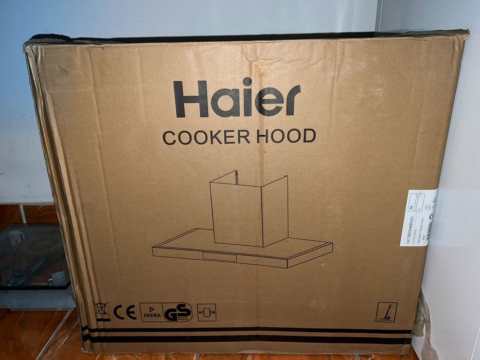Hotă de perete smart Haier I-Link 60 cm Neagră, Wi-Fi, Touch, 890 m3/h - NOUĂ