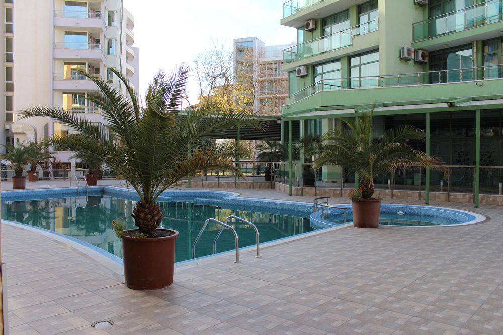 Продава се Хотел в к.к. Слънчев бряг - 1750 кв.м за 1143 €/кв.м - Снимка #3