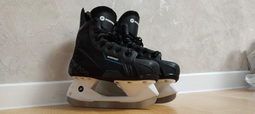 Продам коньки 36 рр