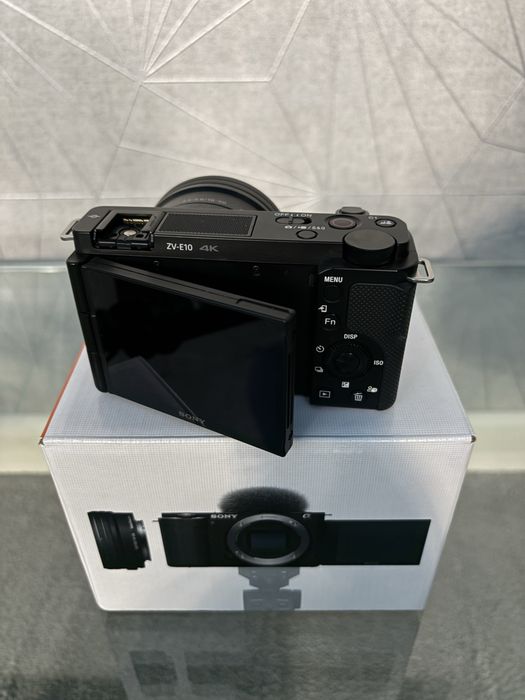 Camera digitală Sony ZV E10