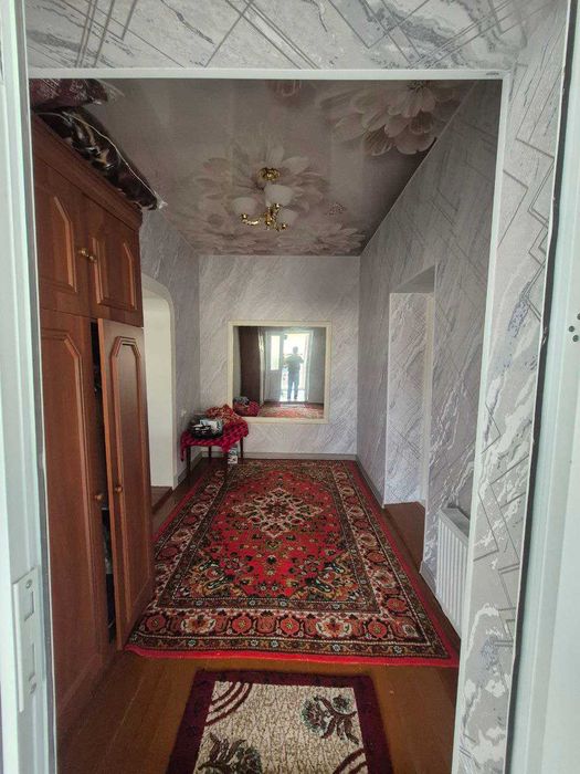 Barcha qulayliklarga ega Hovli sotiladi