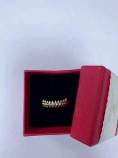 Продам золотое кольцо 585 пр продаю так как велико!