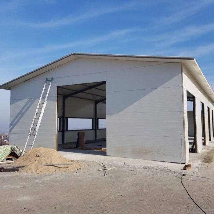 Vând hala metalica 6x15 din profile la pret mic cu teava pe acoperis