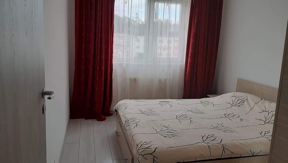 Spre închiriere apartament 3 camere in bloc nou cu lift