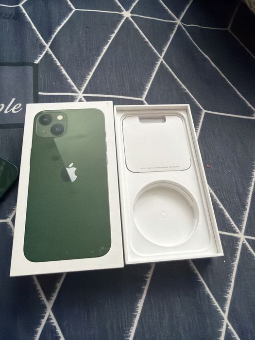 Продам Айфон 13/128