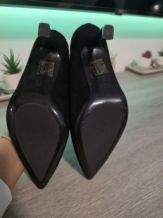 Pantofi de damă, de culoare neagră, noi
