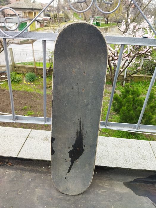 Скейтборд (здрав само с малко външни забележки)