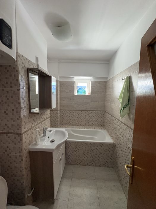 Beller, Nicolae Constantinescu, proprietar, 2 apartamente pe etaj, 3 camere