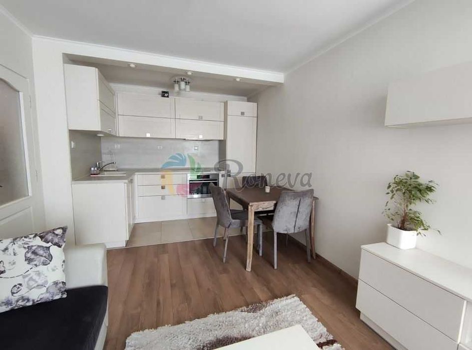 Дава се под наем Тристаен апартамент в Варна, Завод Дружба - 95 кв.м за 750 € - Снимка #1