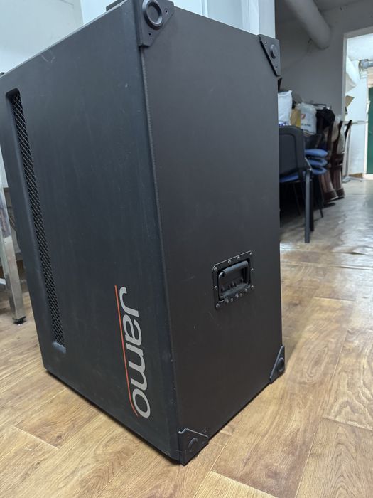 Бас каса Jamo с усилвател