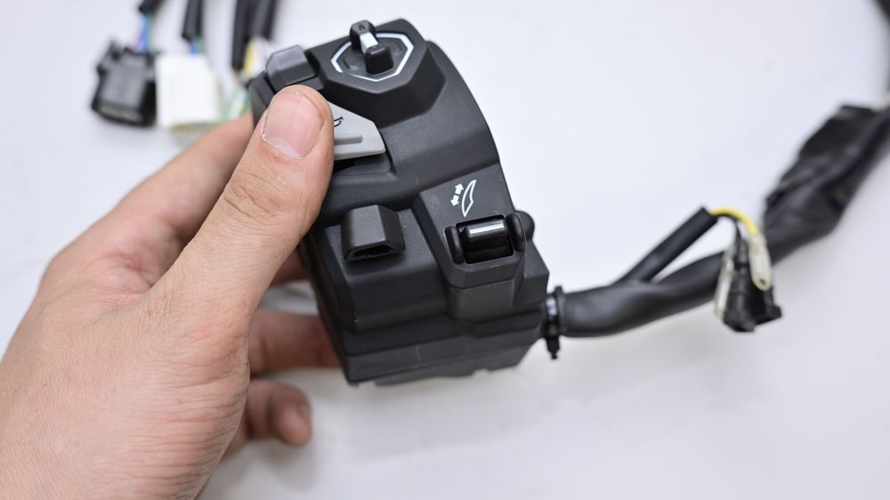 Bloc Comenzi Switch Lumini Stanga OEM Honda Forza 125 / 350 2025 2026