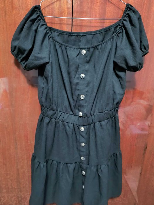Rochie umeri cazuti