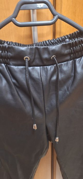 Pantaloni imitație piele