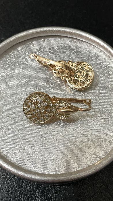 Золотые серьги.Золото 585