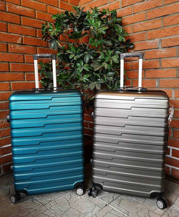 Скидка на большой чемодан Противоударный