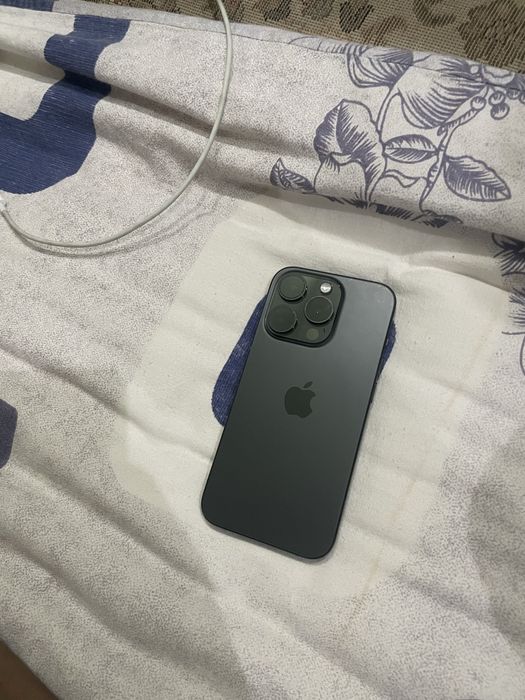 Iphone 15 pro в хорошем состоянии