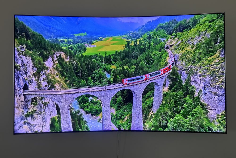 Телевизор Samsung 65 инча QLED Curved QE65Q7CAM  65 инча 4K UHD Smart TV + One Connect Box