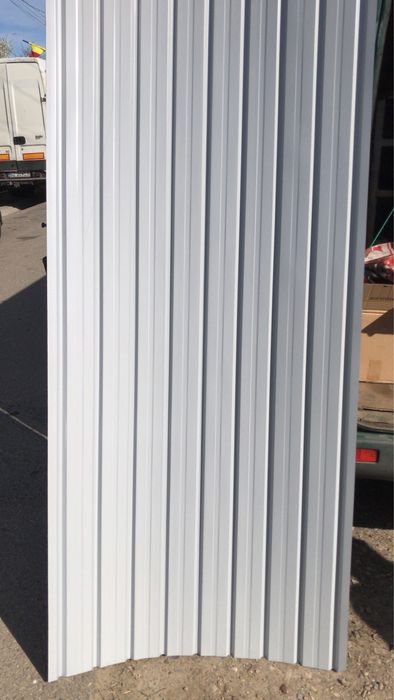 Vând tablă cutată maro pentru gard si acoperiș