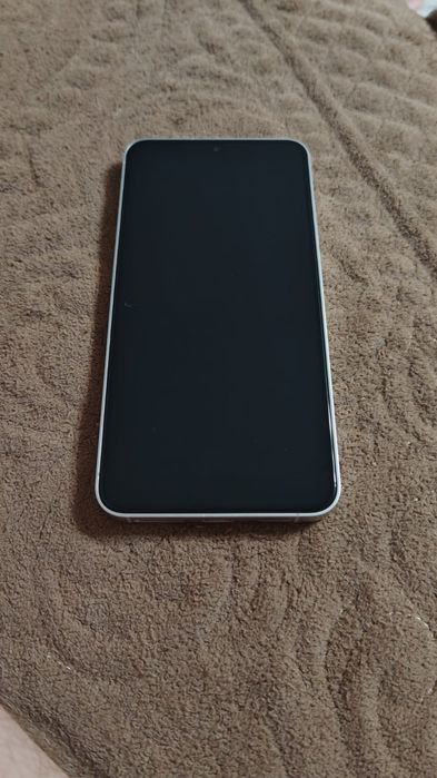 Продам Samsung S24 в отличном состоянии