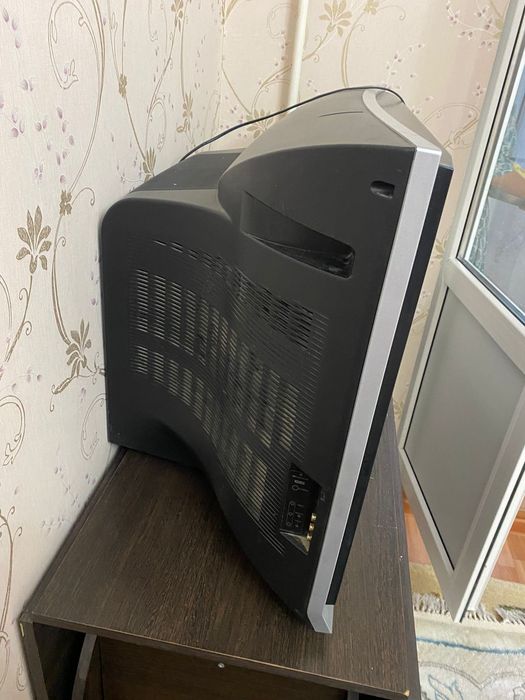 Телевизор черный