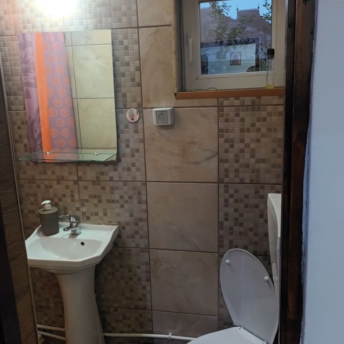 ,Inchiriez etaj casa