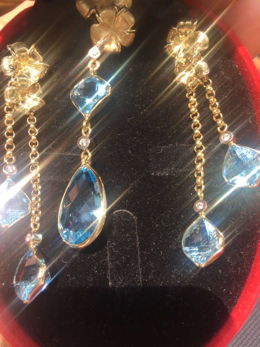 Продаётся оригинальный комплект серьги и подвеска