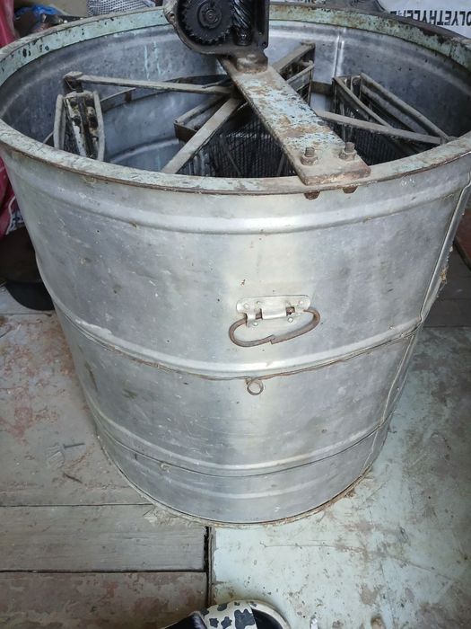 Asal ari yashiklar kelishilgan narxda