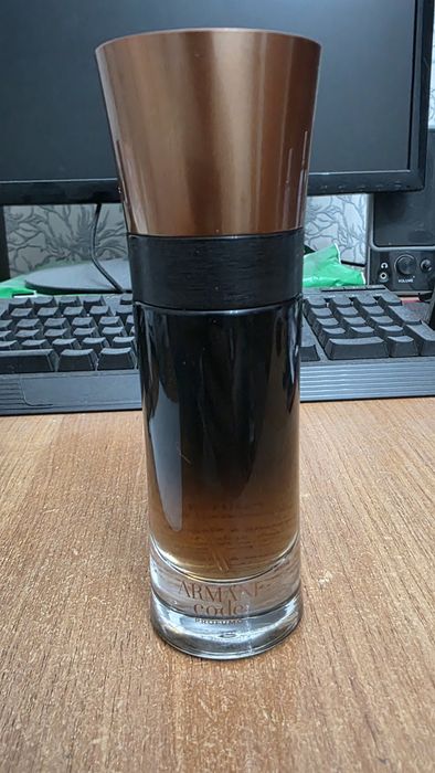 Продам или обменяю парфюм Armani code profumo