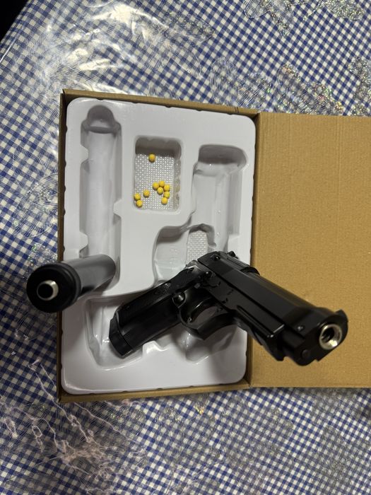 Пистолет airsoft gun