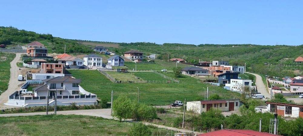 teren în zona strazii Santului Oradea-Hanul Pescarilor-Gh.Doja
