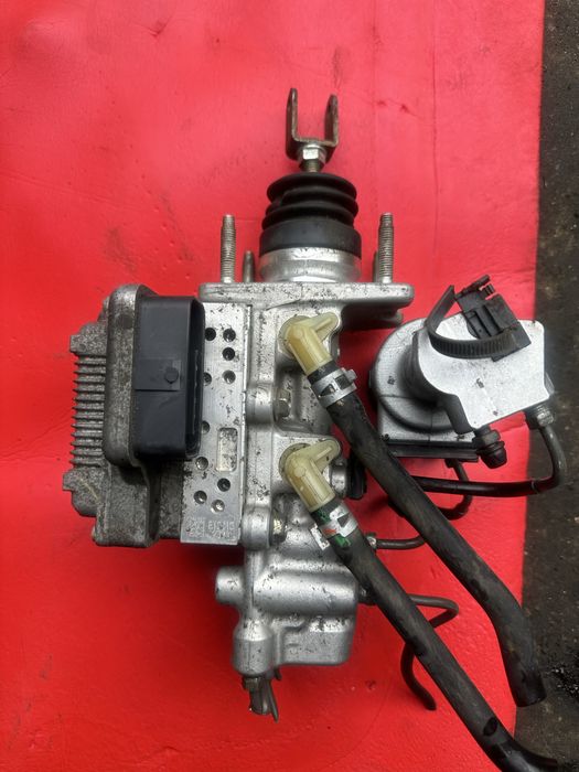 Абс блок на Камри 50 гибрит