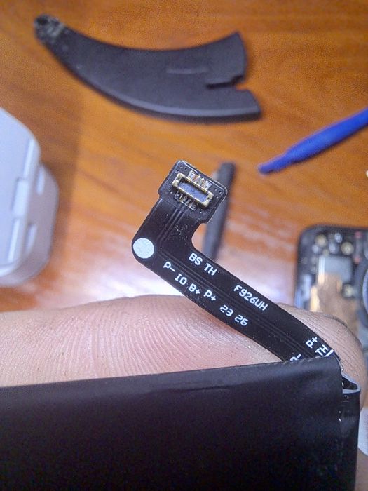 Два аккумулятора модели BN53