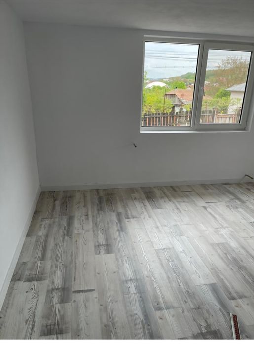 Amenajări interioare( gresie, faianta, parchet,finisaje)