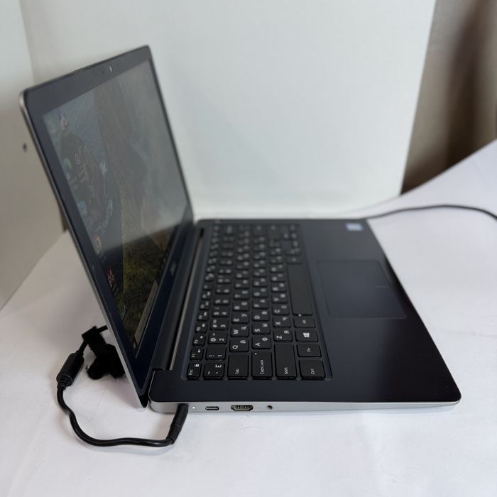 Ноутбук Dell Vistro 5370