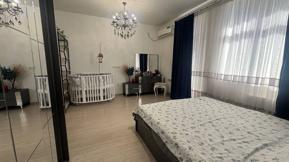 Assalom sohilda 2 xonalik uy sotiladi