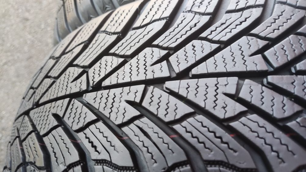 4бр. зимни гуми 205/55/16 Kumho Winter Craft WP52
dot23
