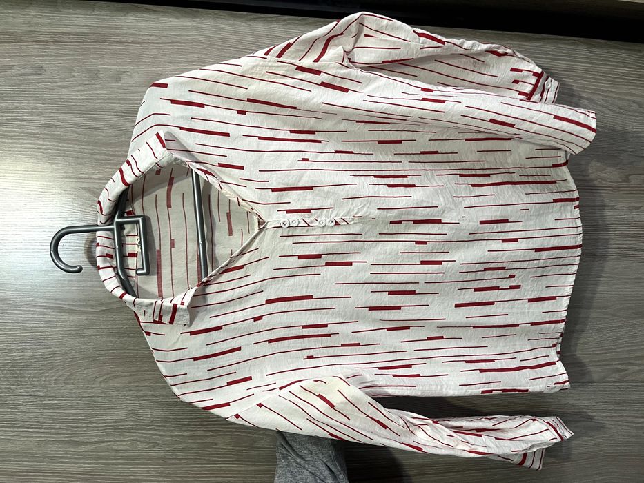 Рубашка белая с красными полосками