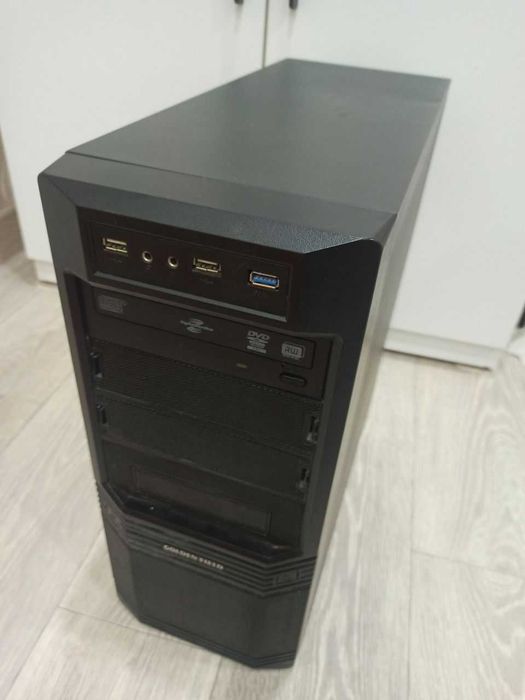 Продам компьютерный Корпус + Дисковод + Блок питания 400W