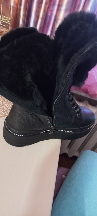 Зимние  38 разм  ботинки
